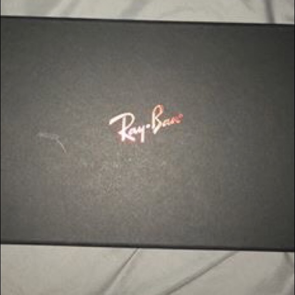 Brand New Ray-Bans never been opened - Picture 1 of 5
